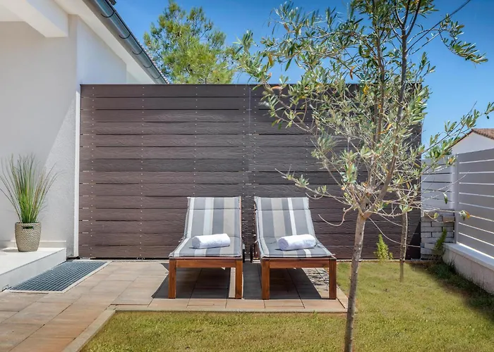 Awesome Home In Betiga
